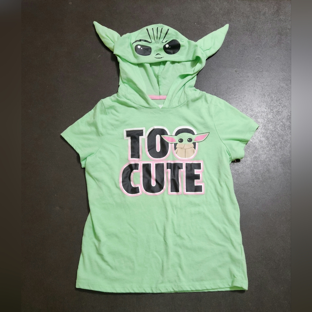 Star Wars Baby Yoda hooded tee shirt. Size 10
